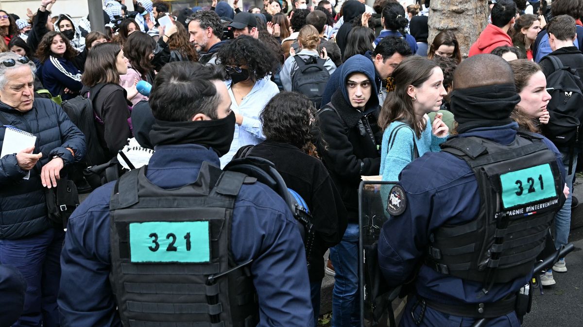 Policie ukončila propalestinskou blokádu na pařížské škole Sciences Po